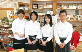 店内スタッフ